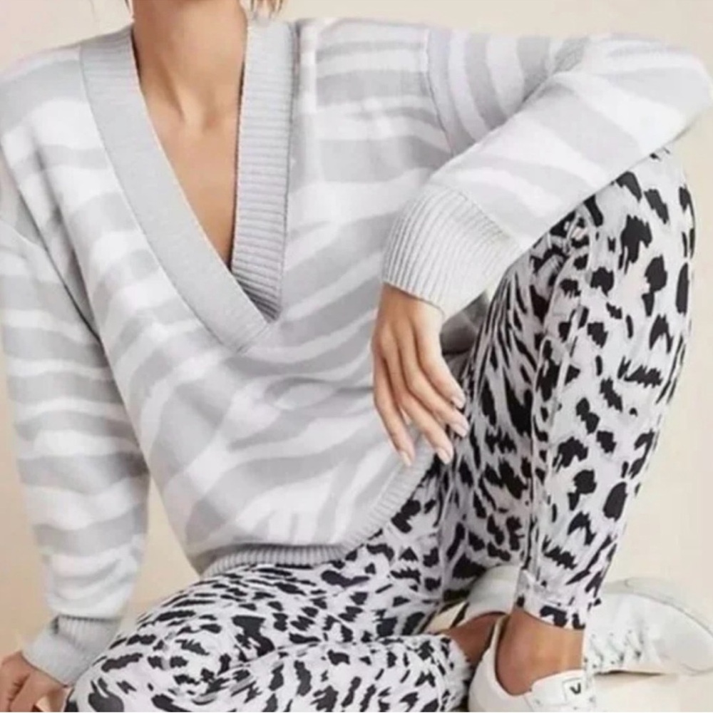 Varley Calvert Zebra Sweater - Picture 8 of 8